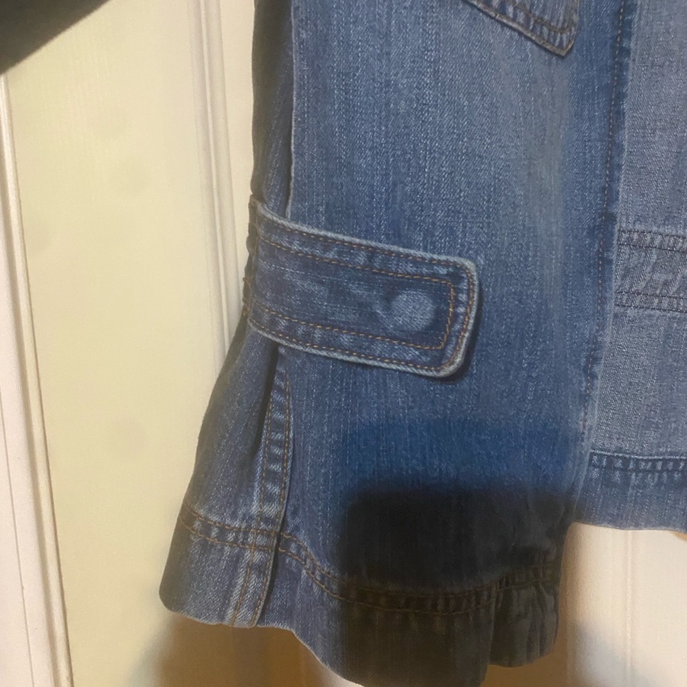 Stylish Blue Denim Jacket - Picture 4 of 6